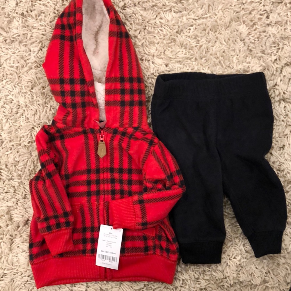 Carters’s NWT fleece 3 mo set.